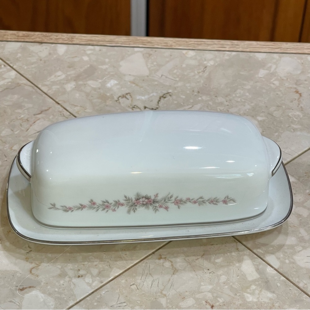 Vtg Noritake Rosepoint butter dish